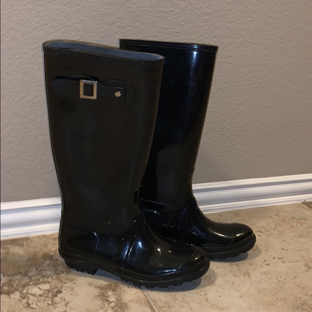Black Rain Boots!!